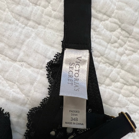 Victoria Secret padded bra - Picture 2 of 4